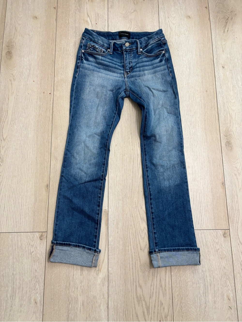 Buckle Women's Medium Wash Straight-Leg Jeans